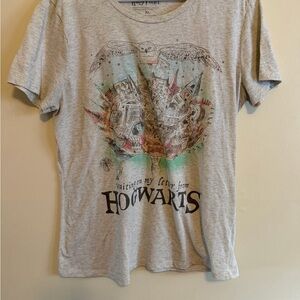 Warner Bros. Hogwarts Gray Tee
